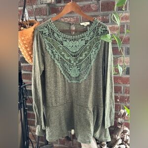 NWT Boho soft long sleeve shirt with lace trim and flowy waist!